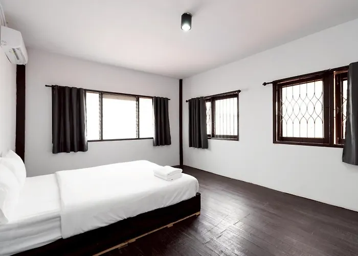 Xxmitr Khaosan New * Bangkok